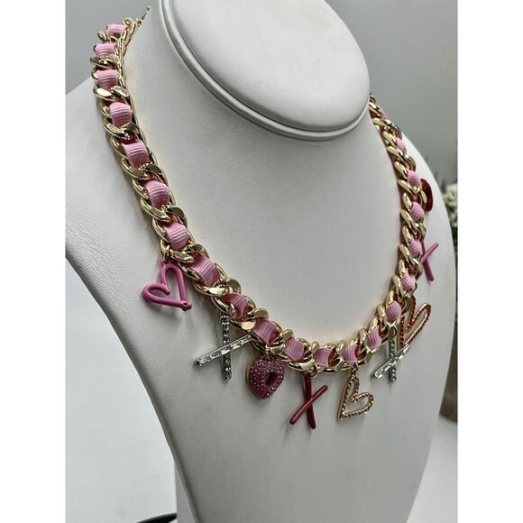 Betsey Johnson Gold Tone Charm XO Pink Ribbon Heart Crystal Choker Necklace New - Picture 4 of 8